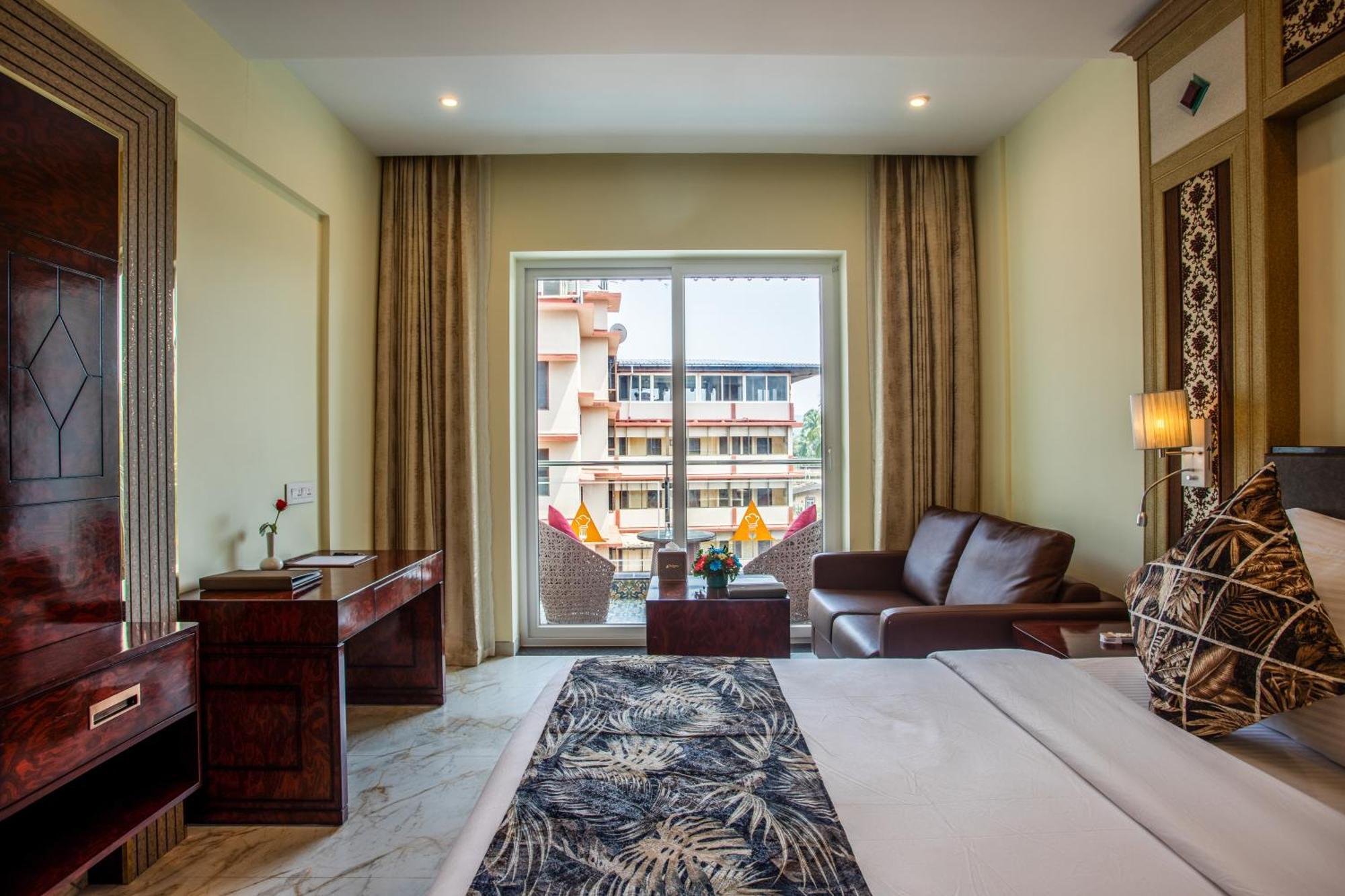 The Avenue Grand Hotel Calangute Room photo